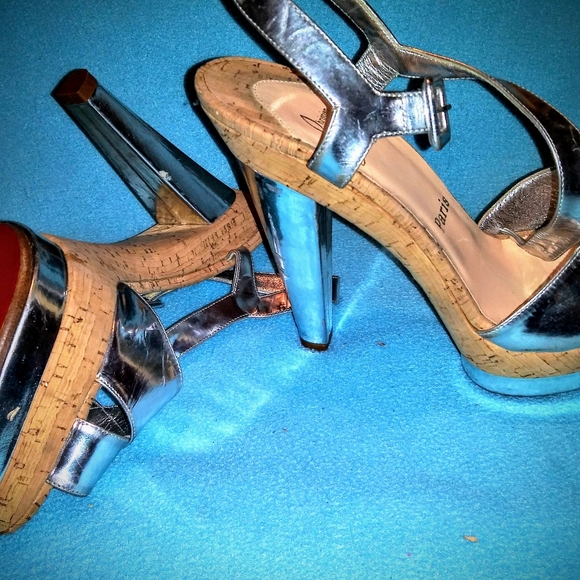 Louboutin sandals - Picture 1 of 3